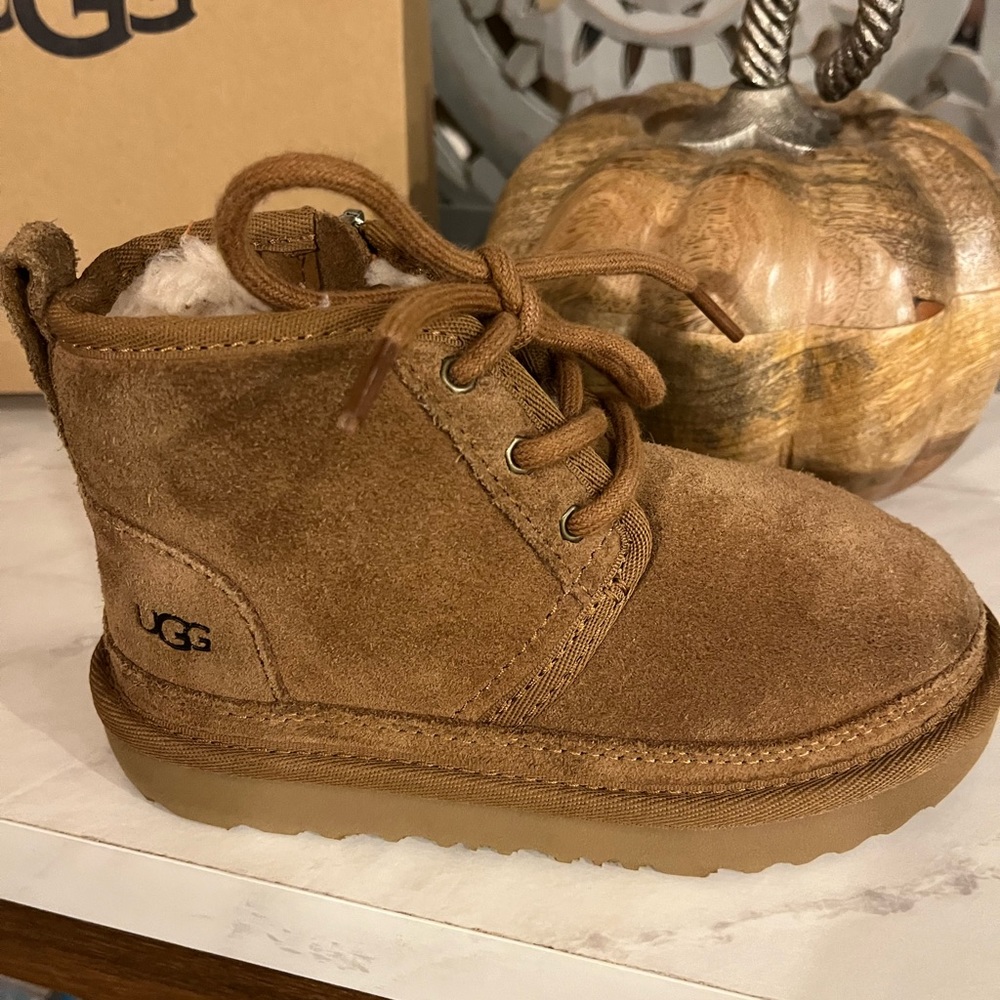 Size 11 Unisex UGGS